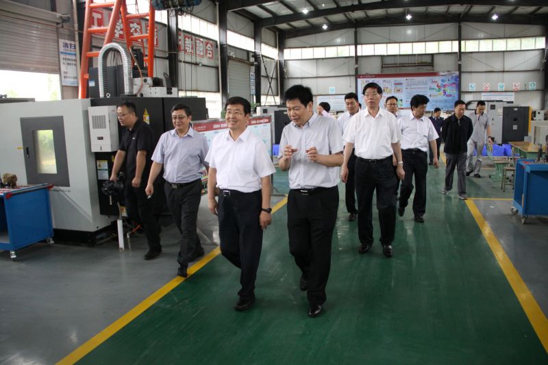 中央統(tǒng)戰(zhàn)部副部長(zhǎng)、國(guó)家民委主任、黨組書記巴特爾、省委常委、統(tǒng)戰(zhàn)部部長(zhǎng)崔保華，州委書記林書成，州委副書記、州長(zhǎng)羅涼清、中央統(tǒng)戰(zhàn)部七局局長(zhǎng)沈陽(yáng)，國(guó)家民委辦公廳主任張京澤、研究室主任石玉鋼，省委統(tǒng)戰(zhàn)部副部長(zhǎng)、省民宗委主任姚斌參加調(diào)研 (3).JPG