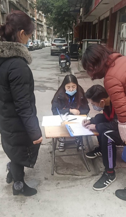 在主要街路做好排查登記、引導(dǎo)、宣傳等工作。_副本.jpg
