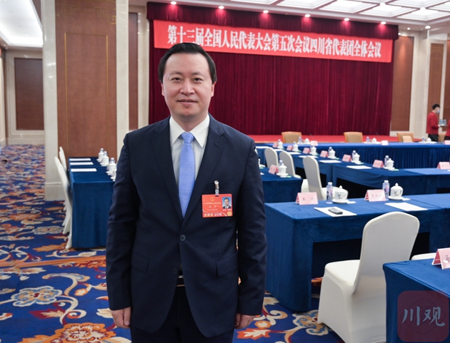 全國人大代表、廣安市委書記張彤  歐陽杰攝_副本.jpg