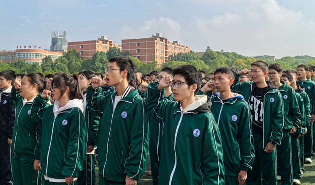 少年應有鴻鵠志，旗開風振啟征程——中江職中舉辦2025屆高三動員大會2.jpg